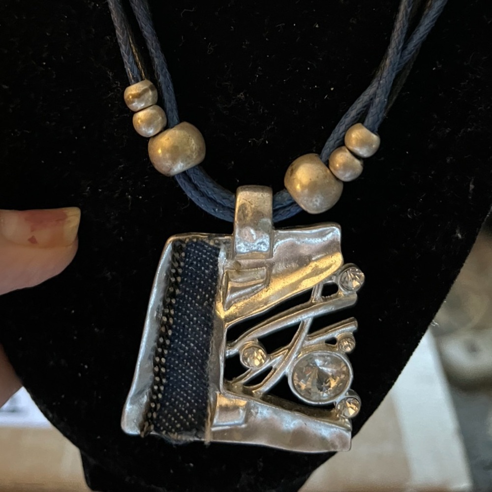 💜3 for $15 Silver & Blue very unique Pendant Necklace